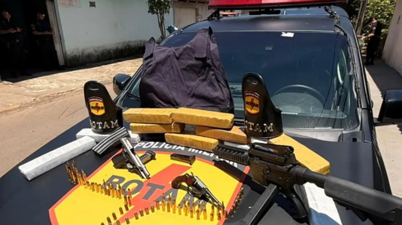 Rotam apreende fuzil, armas e drogas após confronto na Vila Mutirão, em Goiânia