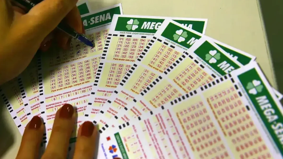Quatro apostas de Goiás faturam R$ 61 mil na Mega-Sena e prêmio principal acumula