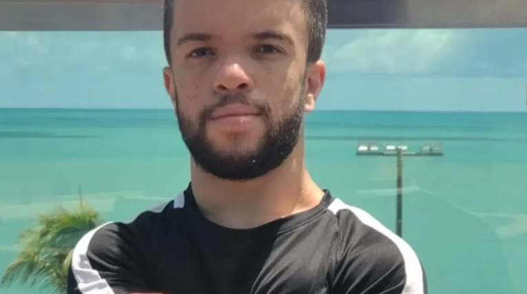 Goiano com nanismo que contesta reprovação em concurso para delegado relata ofensas e ameaças