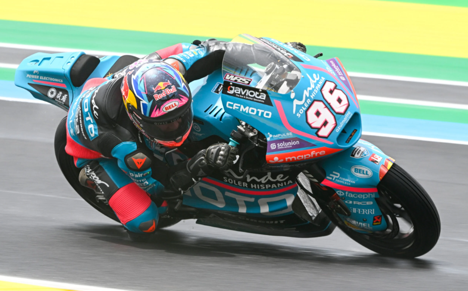 Holgado supera Muñoz e vence GP do Brasil da Moto2 em Goiânia