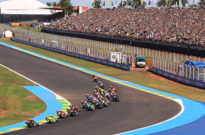 Marco Bezzecchi domina em Goiânia e vence com autoridade na MotoGP