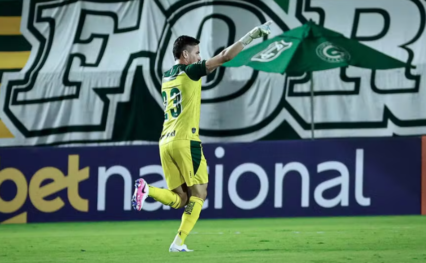 Tadeu decide, Goiás aproveita falhas do América-MG, vence por 3 a 1 e estreia com vitória na Série B