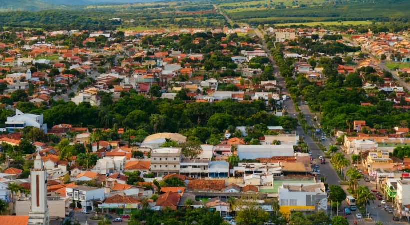 Rompimento de adutora deixa moradores mais de 24 horas sem água em Goianésia