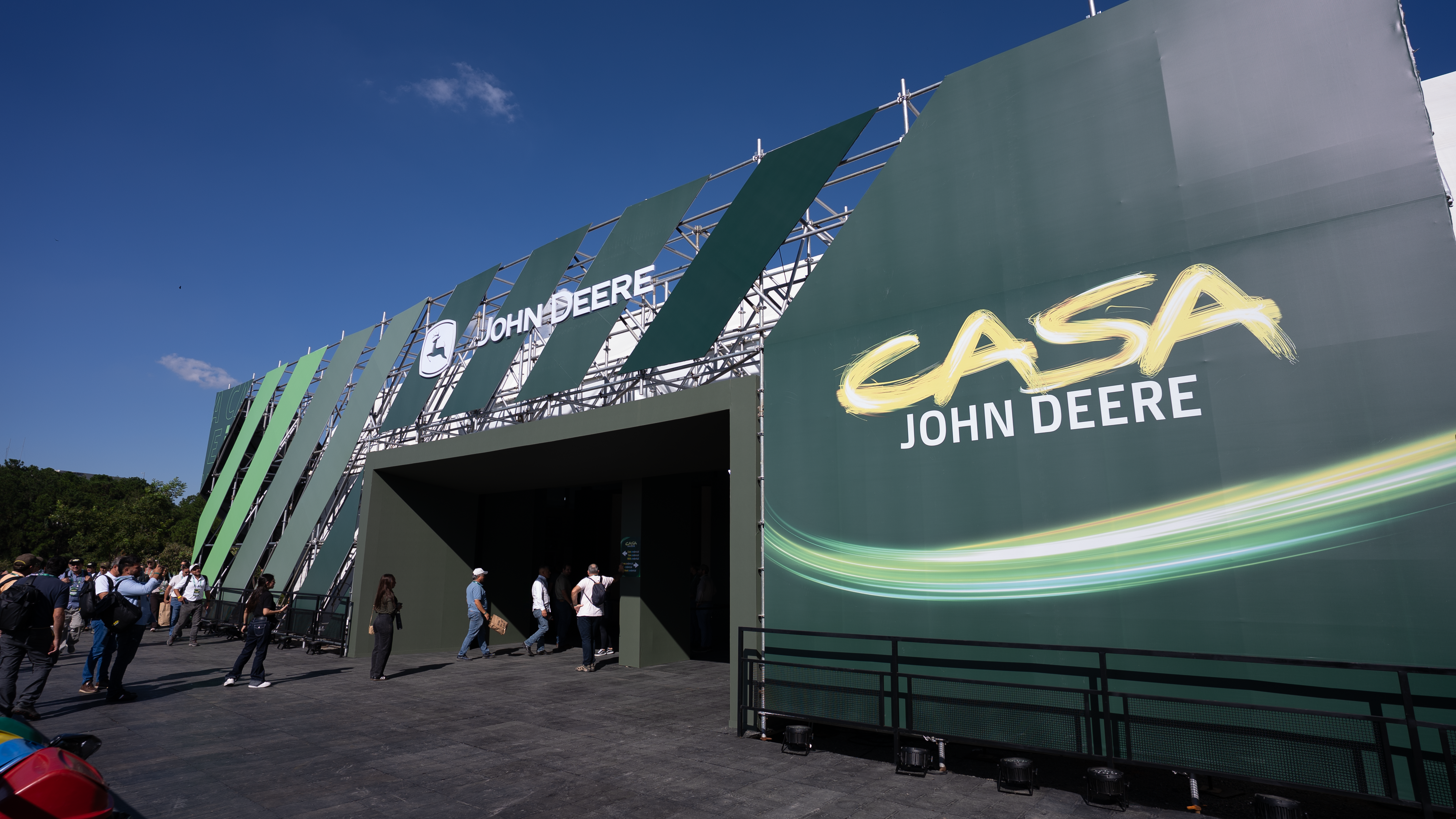 John Deere monta uma pequena cidade para seu maior evento de lançamentos no Brasil