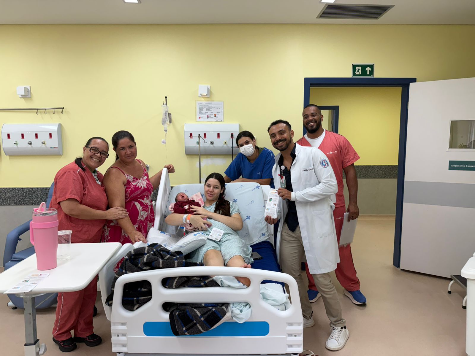 Projeto Colo que Acolhe reúne mães em roda de conversa no HEAL