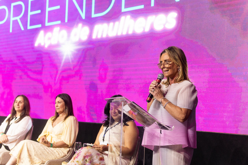 Maria da Penha e outras empreendedoras participam do WEForum