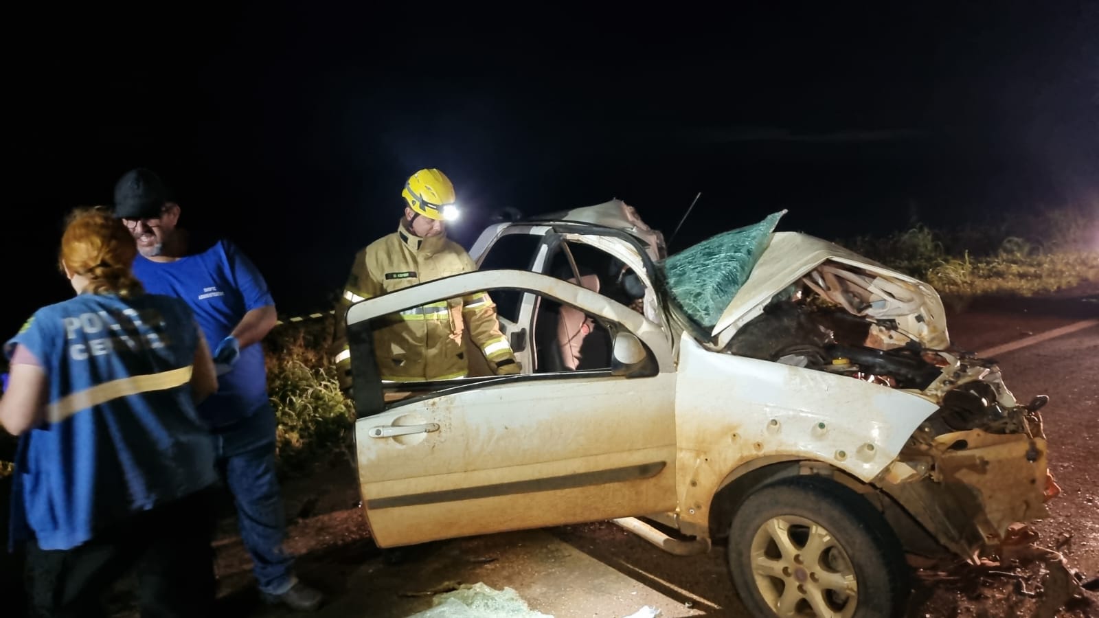 Colisão entre caminhão e caminhonete deixa dois mortos na GO-174