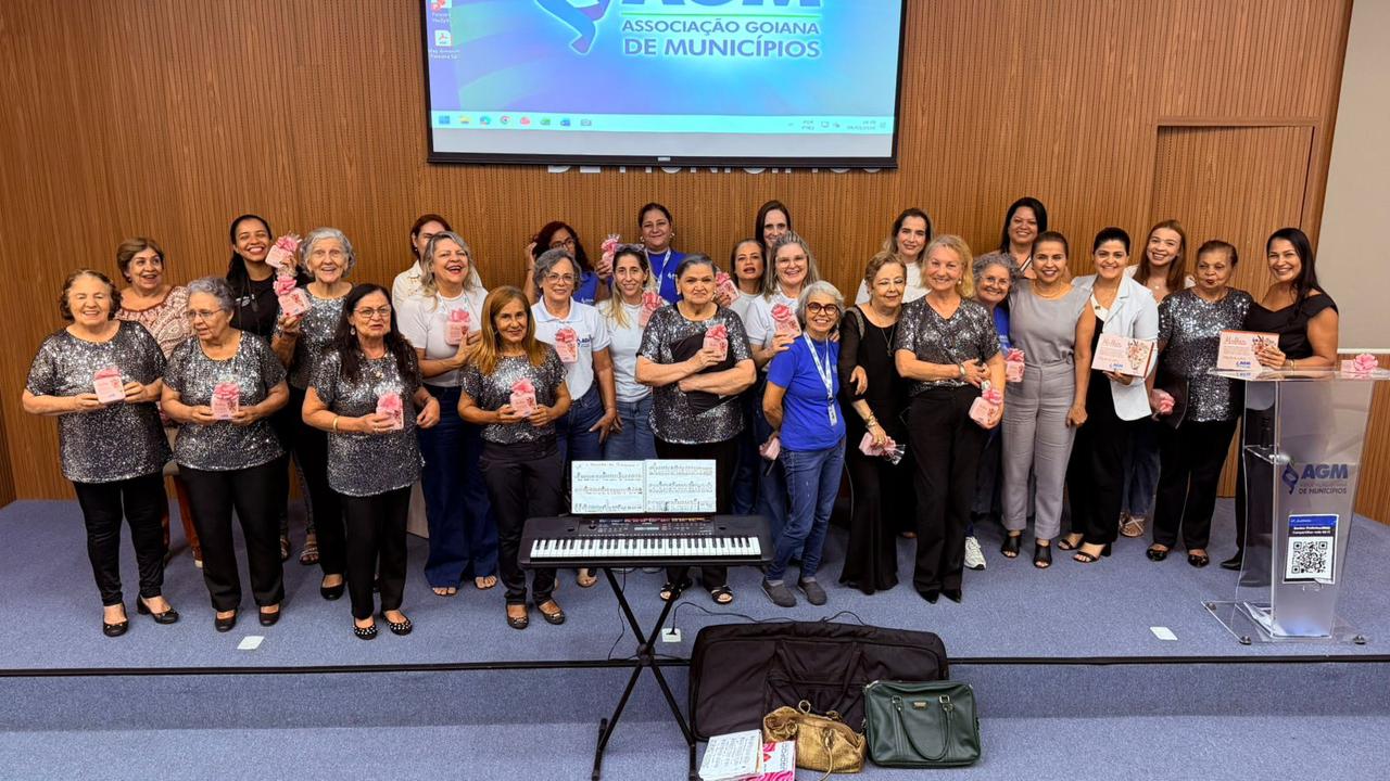AGM homenageia servidoras e prefeitas pelo Dia da Mulher