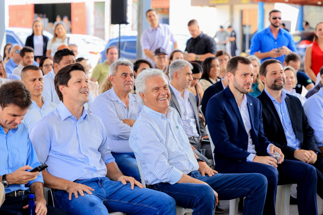 Caiado e Daniel Vilela inauguram restauração da GO-070 e lançam obra de infraestrutura energética em Matrinchã