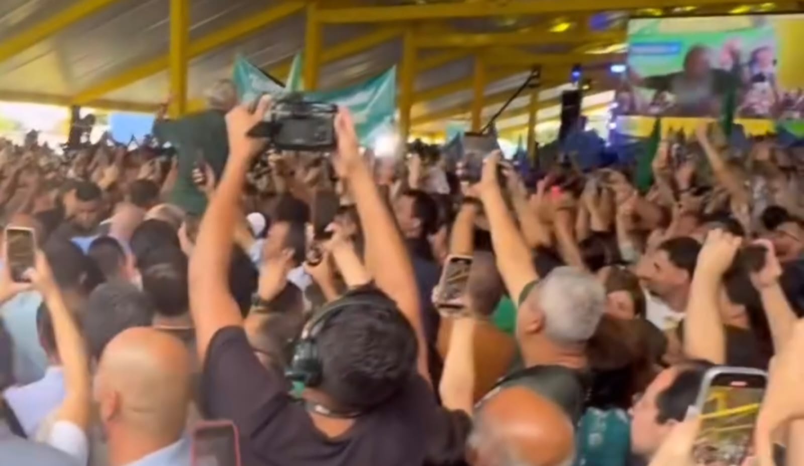Vídeo: Veja momento em que Caiado, Gracinha e Daniel chegam a Jaraguá no encontro ‘Pra Frente Goiás’