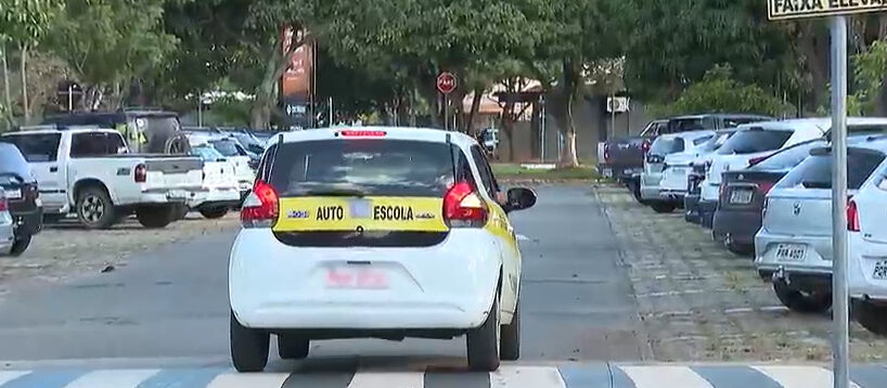 Vídeo: candidata perde controle e atropela quatro pessoas durante prova do Detran