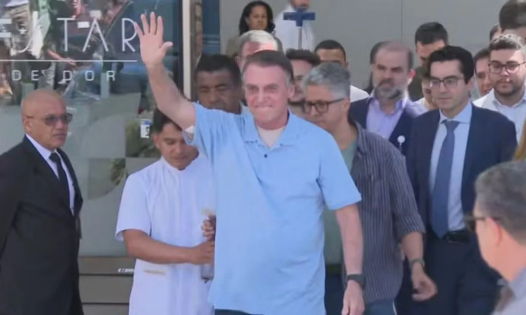 GloboNews divulga imagens de Jair Bolsonaro em prisão domiciliar após alta