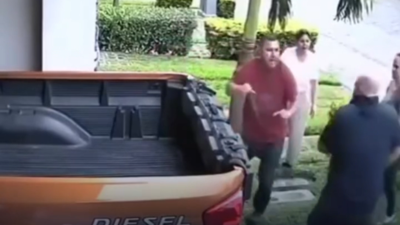 Homem mata vizinho após discussão entre esposas sobre torneira; assista ao vídeo