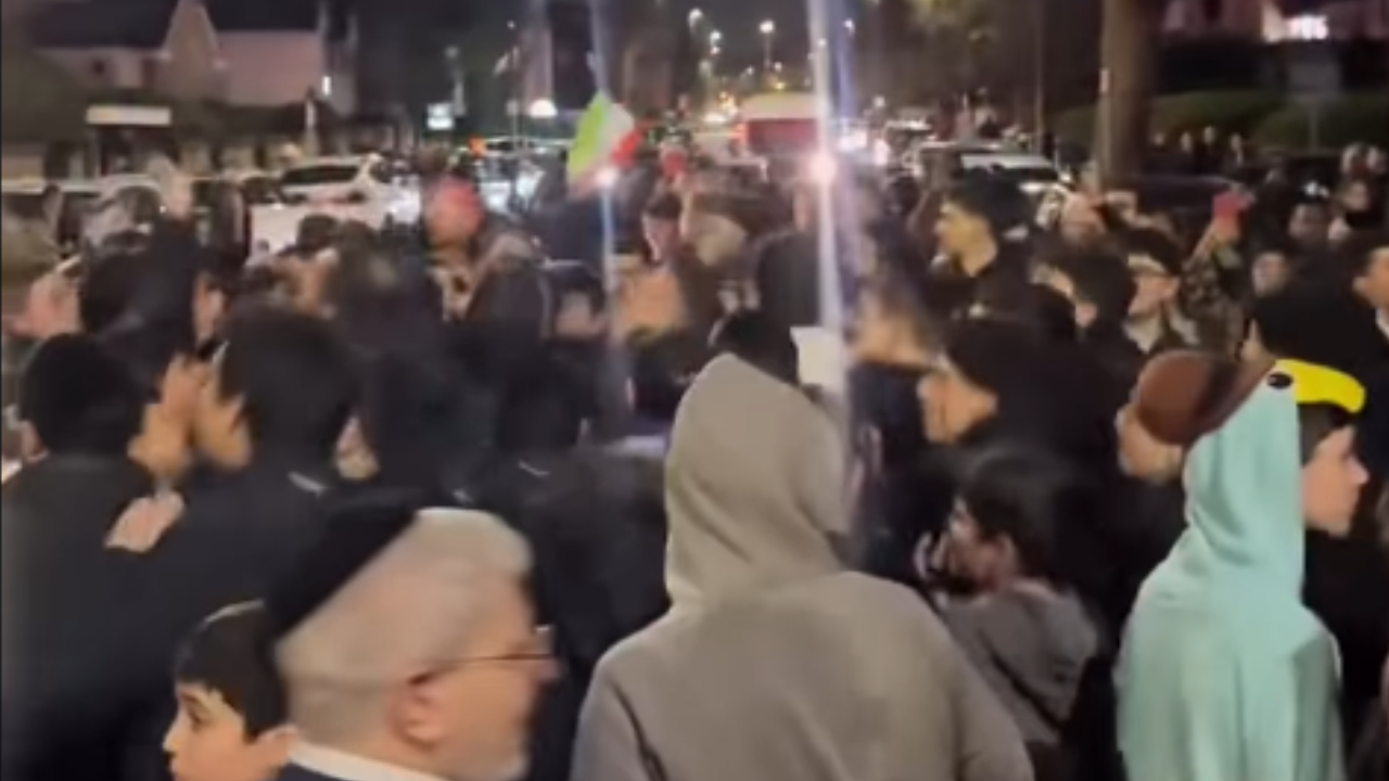 Vídeo: Israelenses e iranianos se unem em celebração histórica nas ruas de Londres