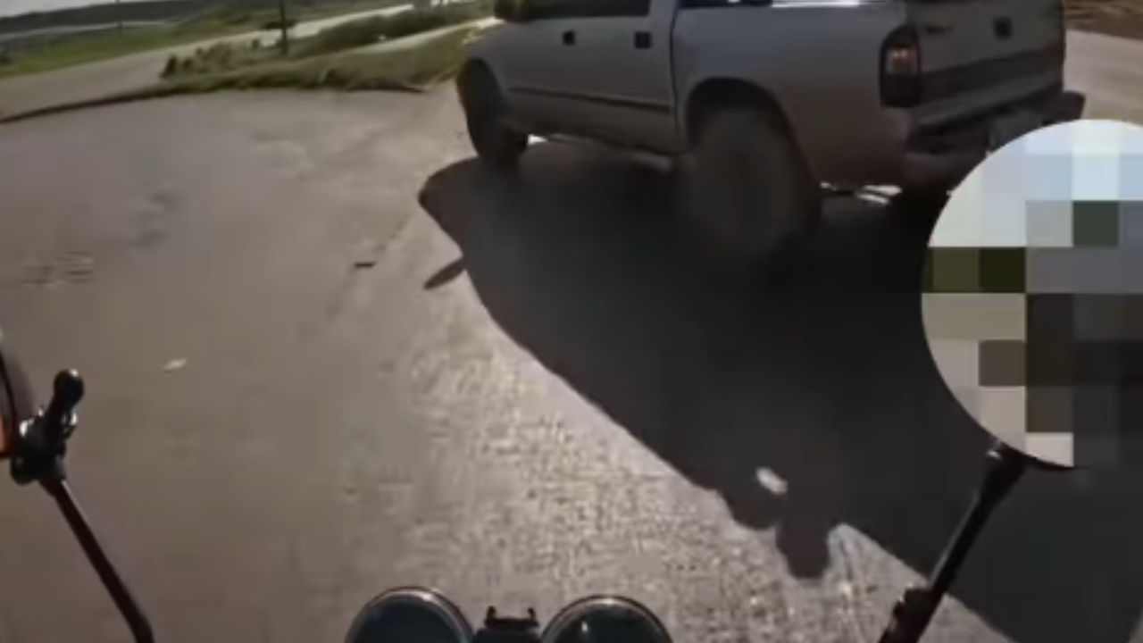 Vídeo: Caminhonete cruza pista e provoca susto na BR-070; motociclista escapa por pouco