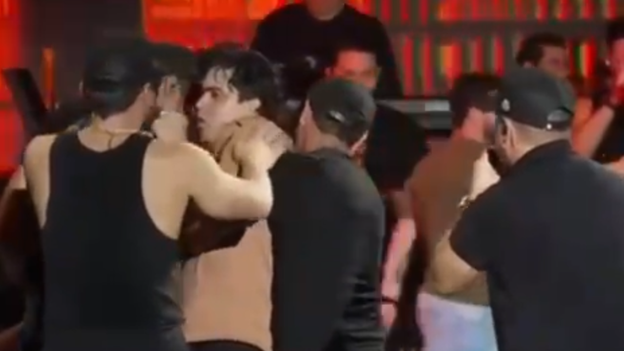 Nattanzinho Lima se recusa a deixar palco em vaquejada e é retirado por seguranças; assista ao vídeo