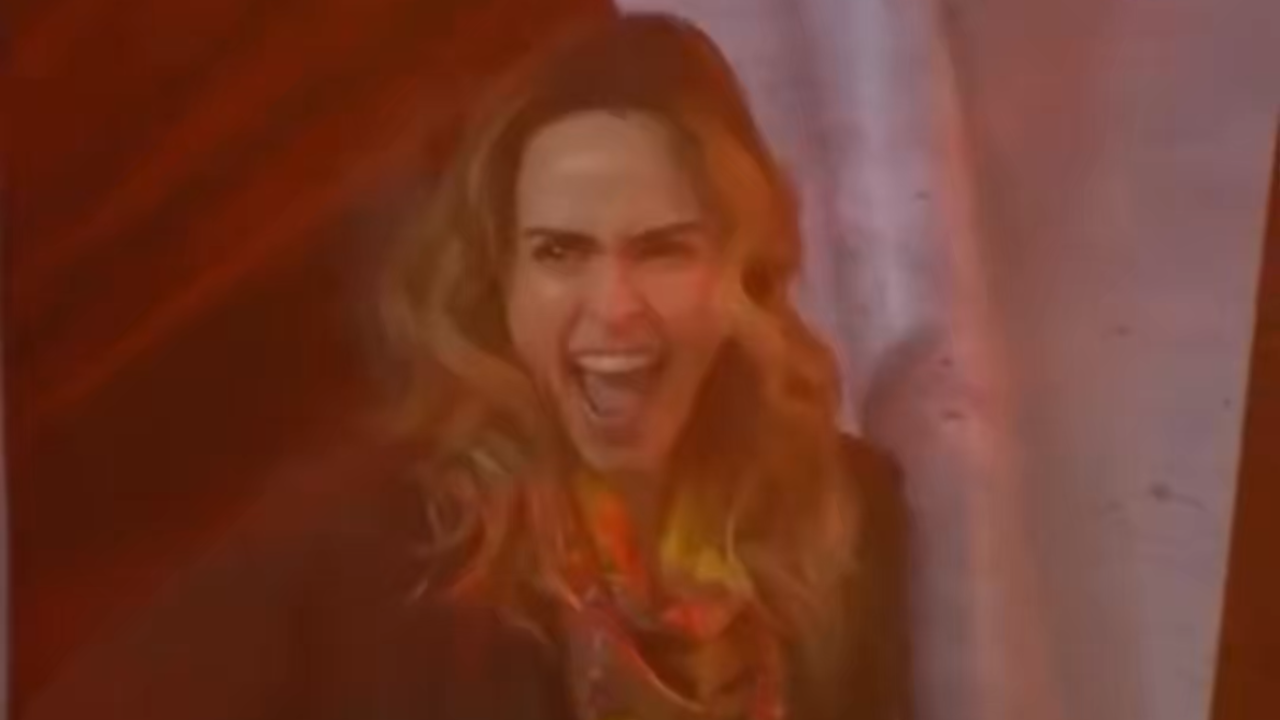 Vídeo: Ana Paula chega à Festa do Líder ao som de ‘erva venenosa’ e troca farpas com Cowboy