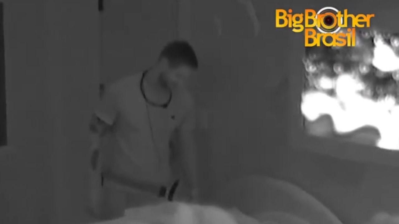Ana Paula invade quarto de Jonas após provocação com luzes: ‘Aqui não tem dono de cama’; assista ao vídeo