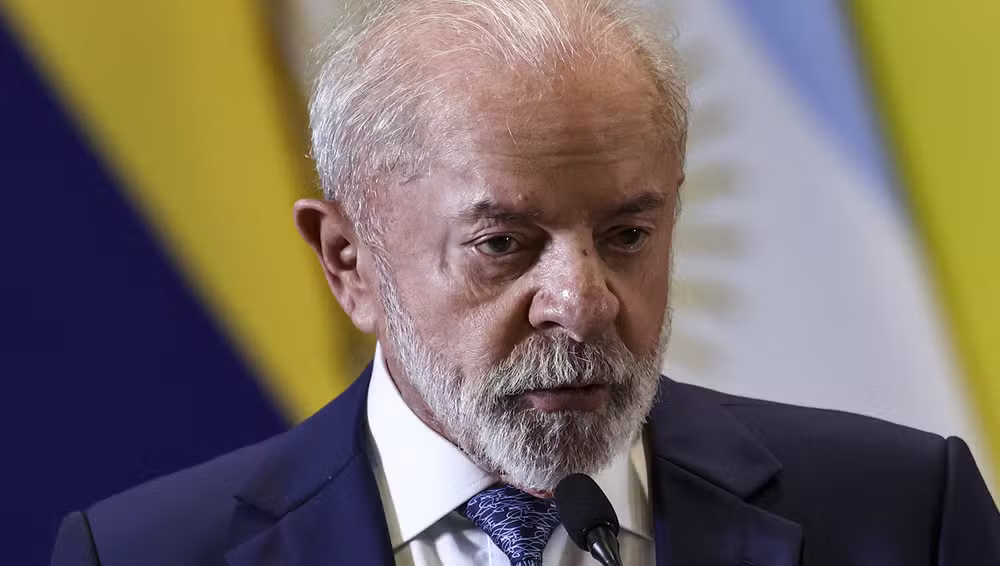 Projeto que regula IA trava na Câmara com divergências no governo Lula