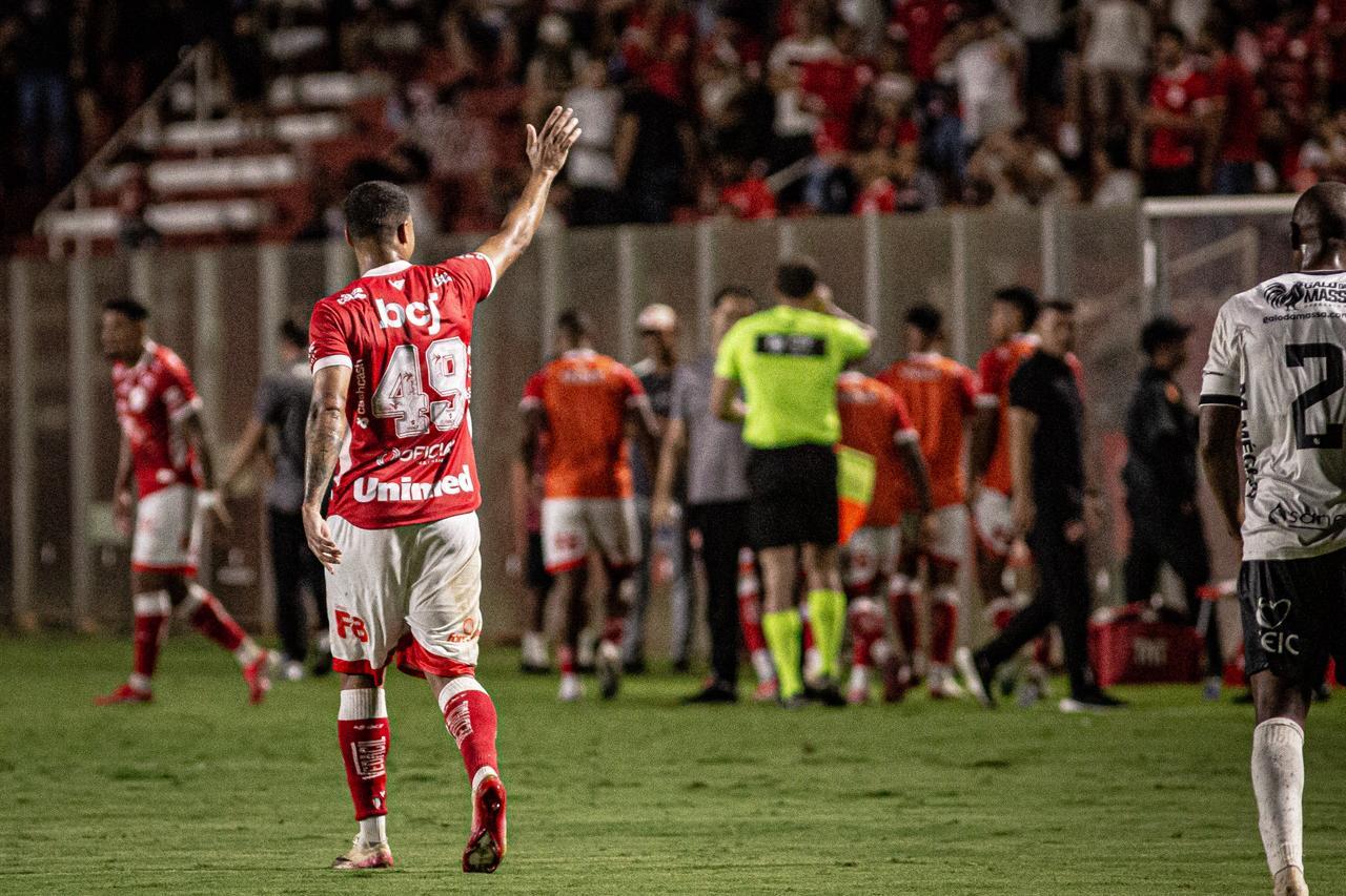 Vila Nova elimina Operário-MS nos pênaltis e garante vaga na quarta fase da Copa do Brasil
