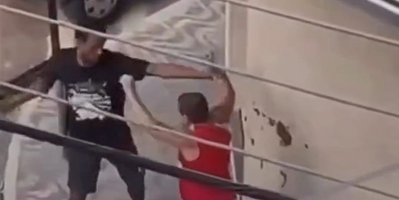 Homem em situação de rua arremessa 3 kg de bosta em comerciante após discussão