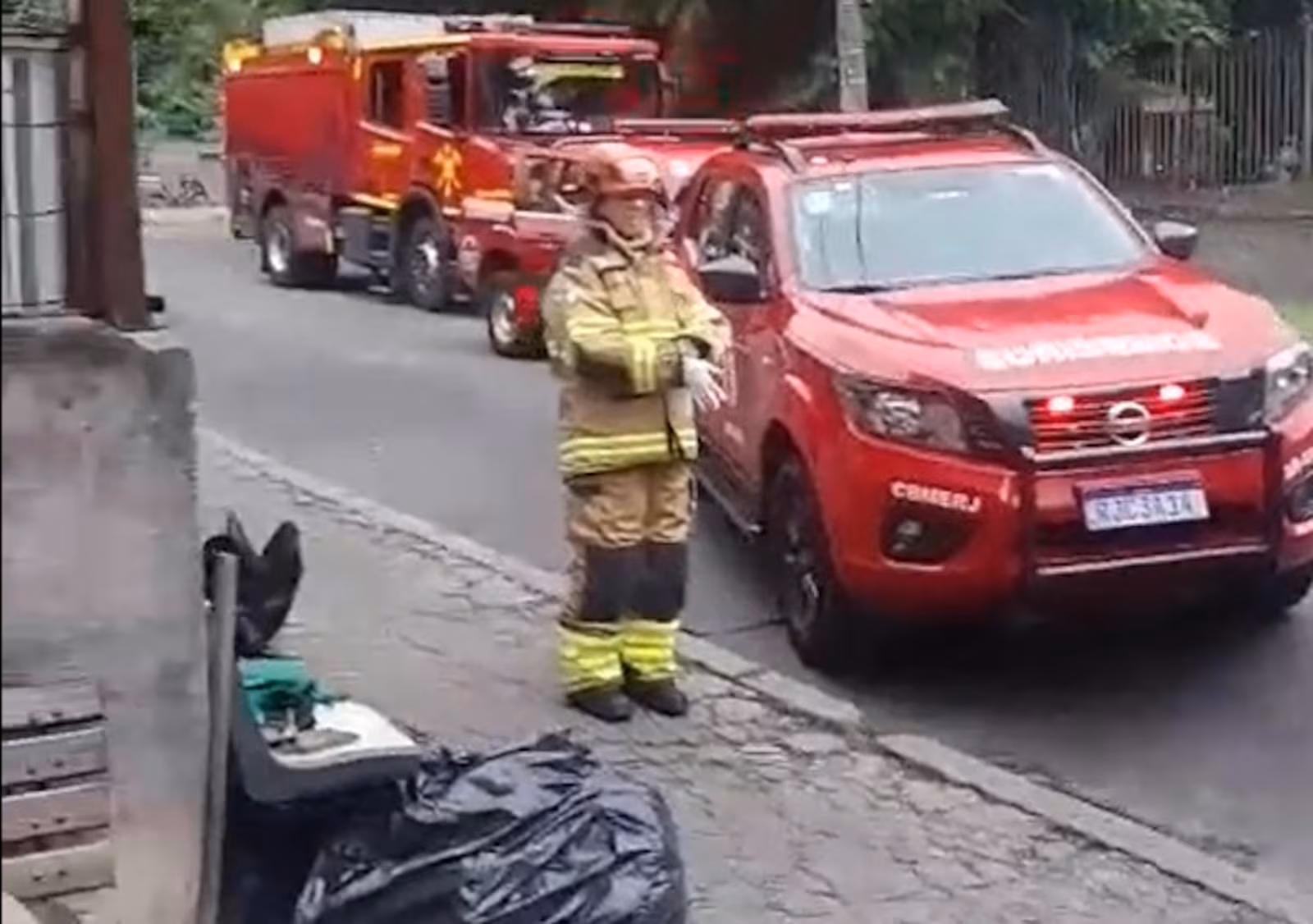 Explosão em ponto de ônibus deixa seis feridos na Ilha do Governador (RJ)