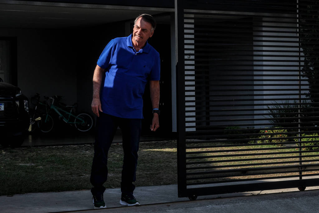 Bolsonaro completa um mês em prisão domiciliar em casa de alto padrão no DF