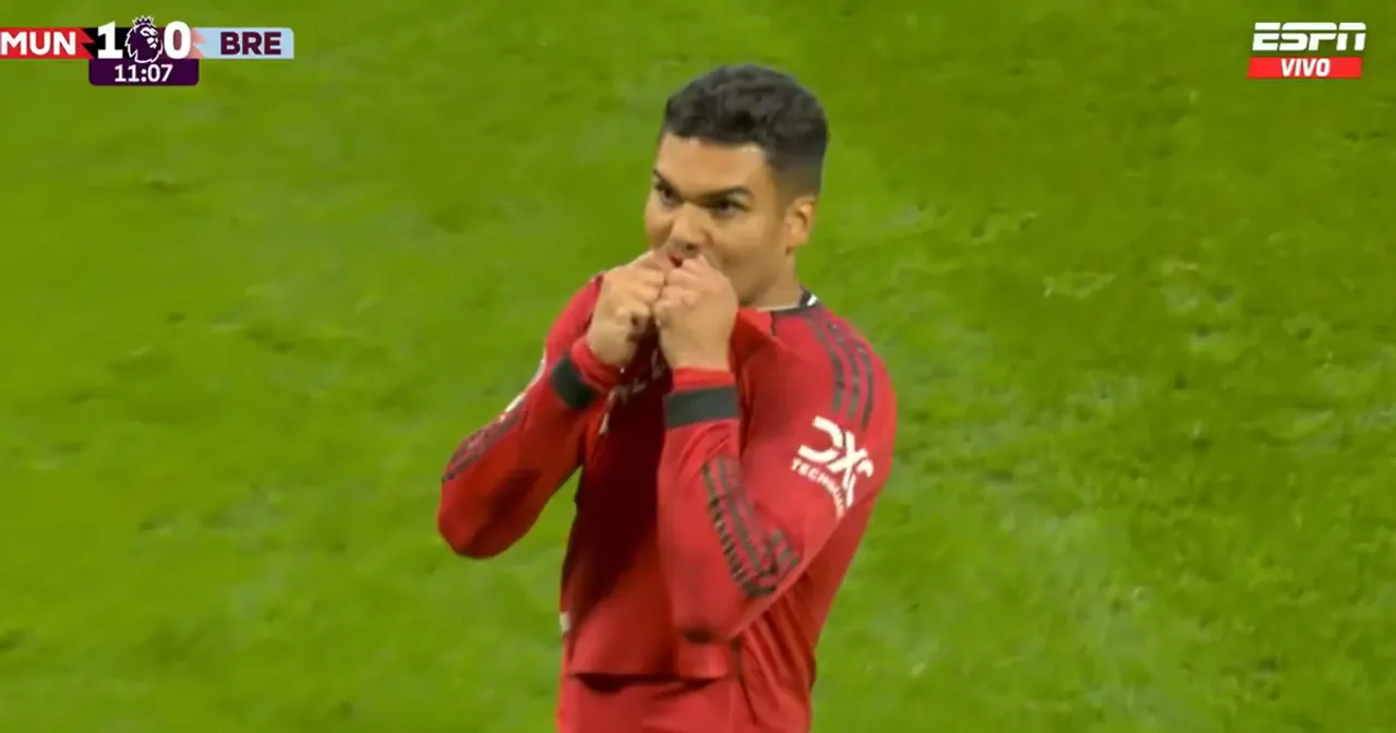 Vídeo: Casemiro se emociona após gol e tem coro por renovação com o United