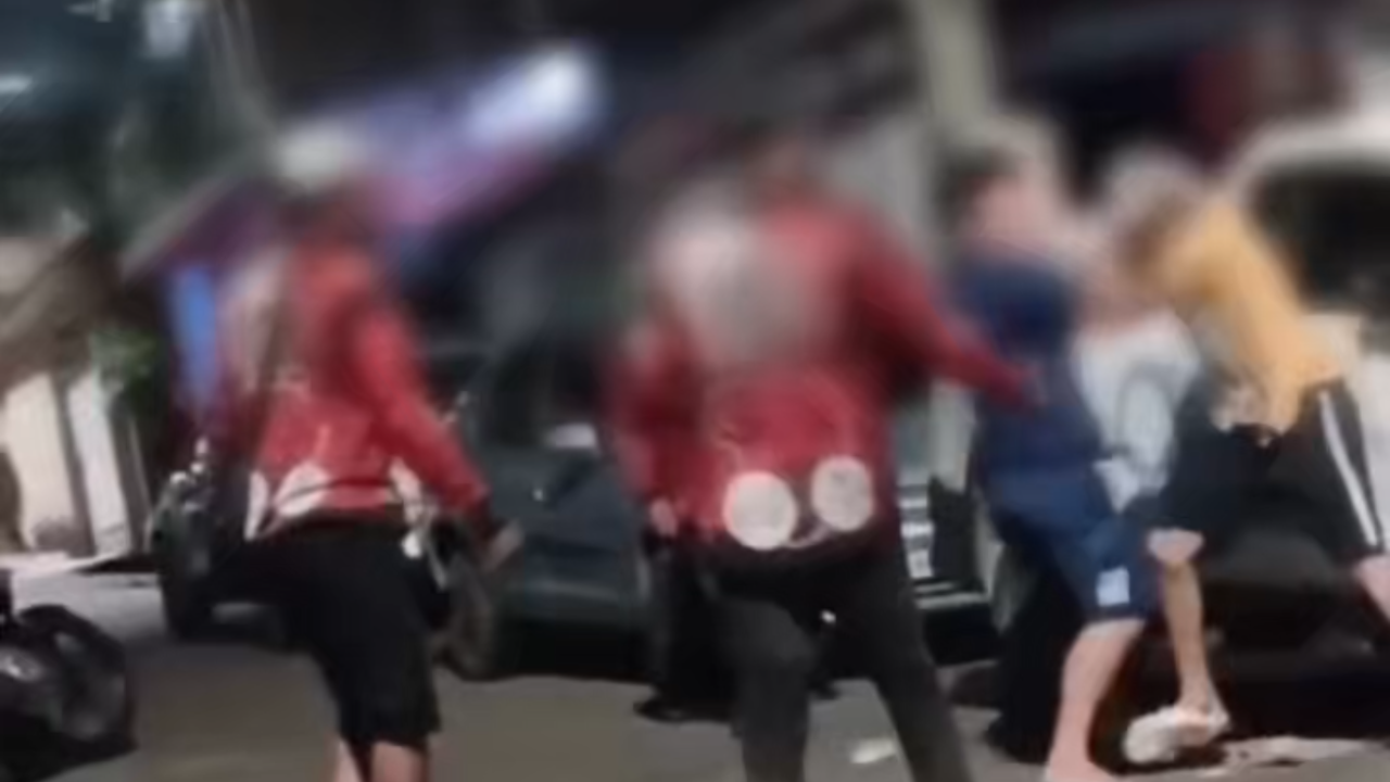 Mototaxista morre ao tentar salvar mulher de agressão do companheiro; assista ao vídeo