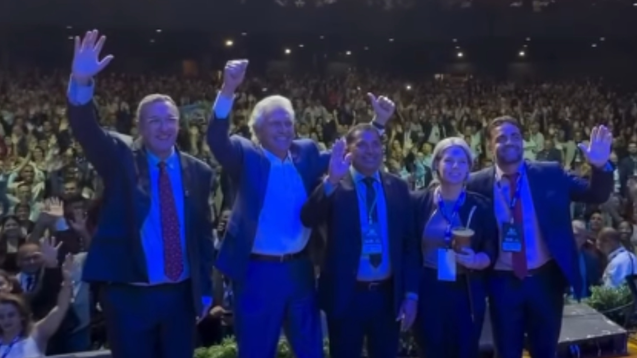 Caiado amplia diálogo com vereadores e mira eleitor do interior; assista ao vídeo