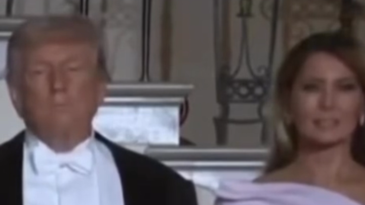 Vídeo: Melania Trump aparenta evitar contato com mão de Donald Trump em sessão de fotos com reis britânicos