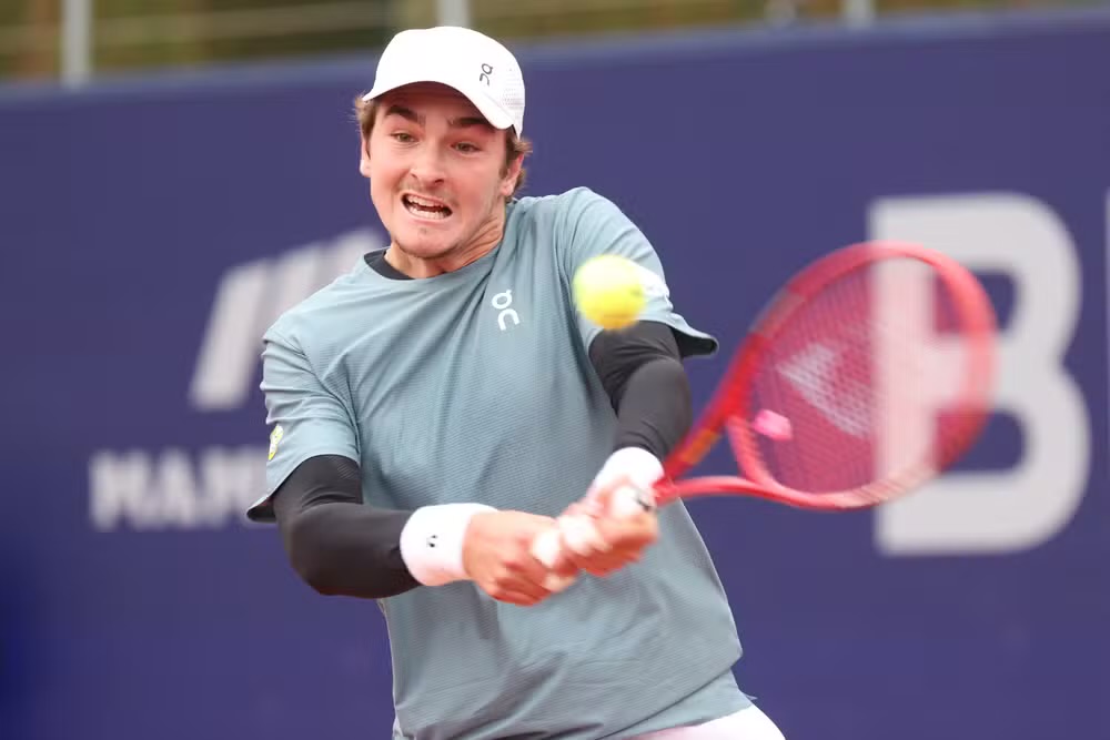 João Fonseca elimina francês top 30 pela segunda semana seguida e vai às quartas no ATP 500 de Munique