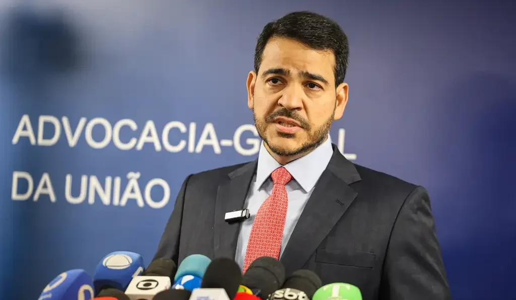 Messias defende autocontenção do STF e Estado laico em sabatina no Senado