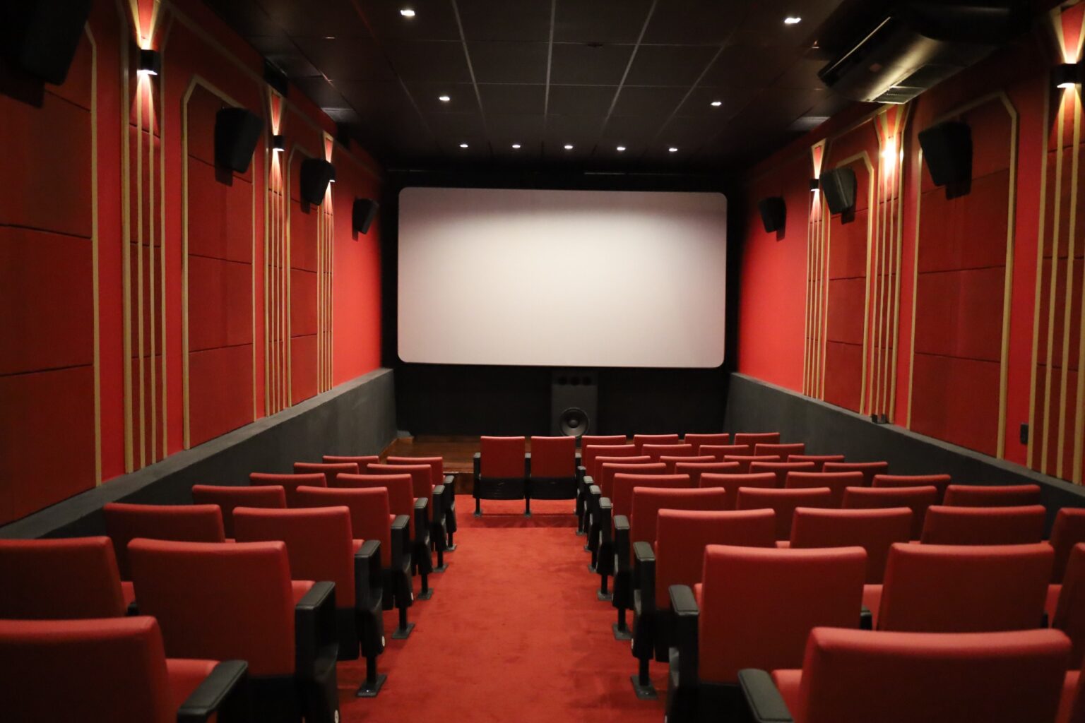 Exposições, cinema e festival de rock são atrações em Goiás neste fim de semana