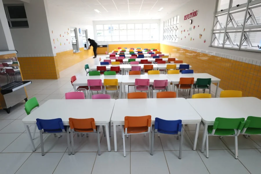 Governo reajusta auxílio-saúde e creche para servidores federais