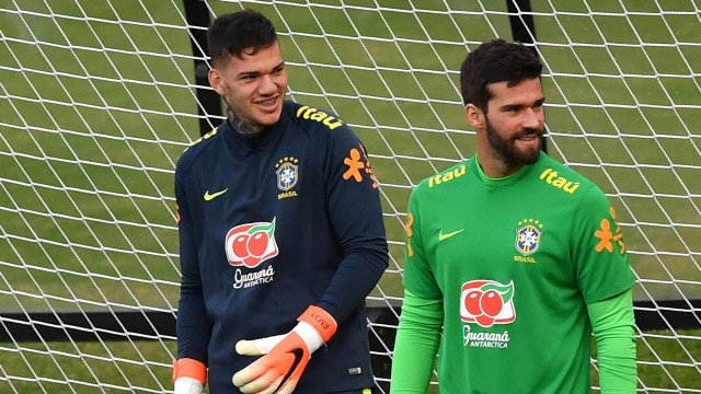 Faltam 43 dias: Seleção ignora soluções e mantém dúvidas no gol