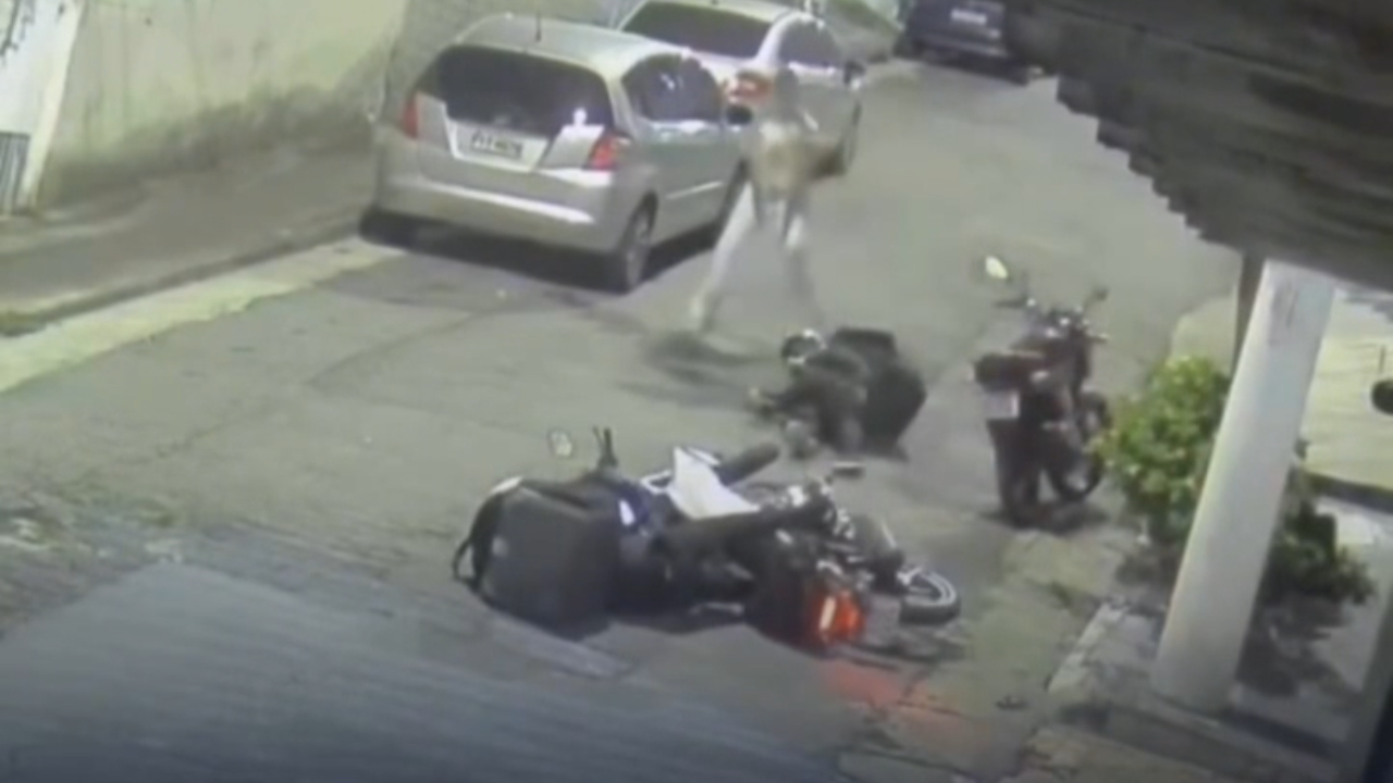 Vídeo: Policial Militar reage a assalto e mata dois suspeitos a tiros