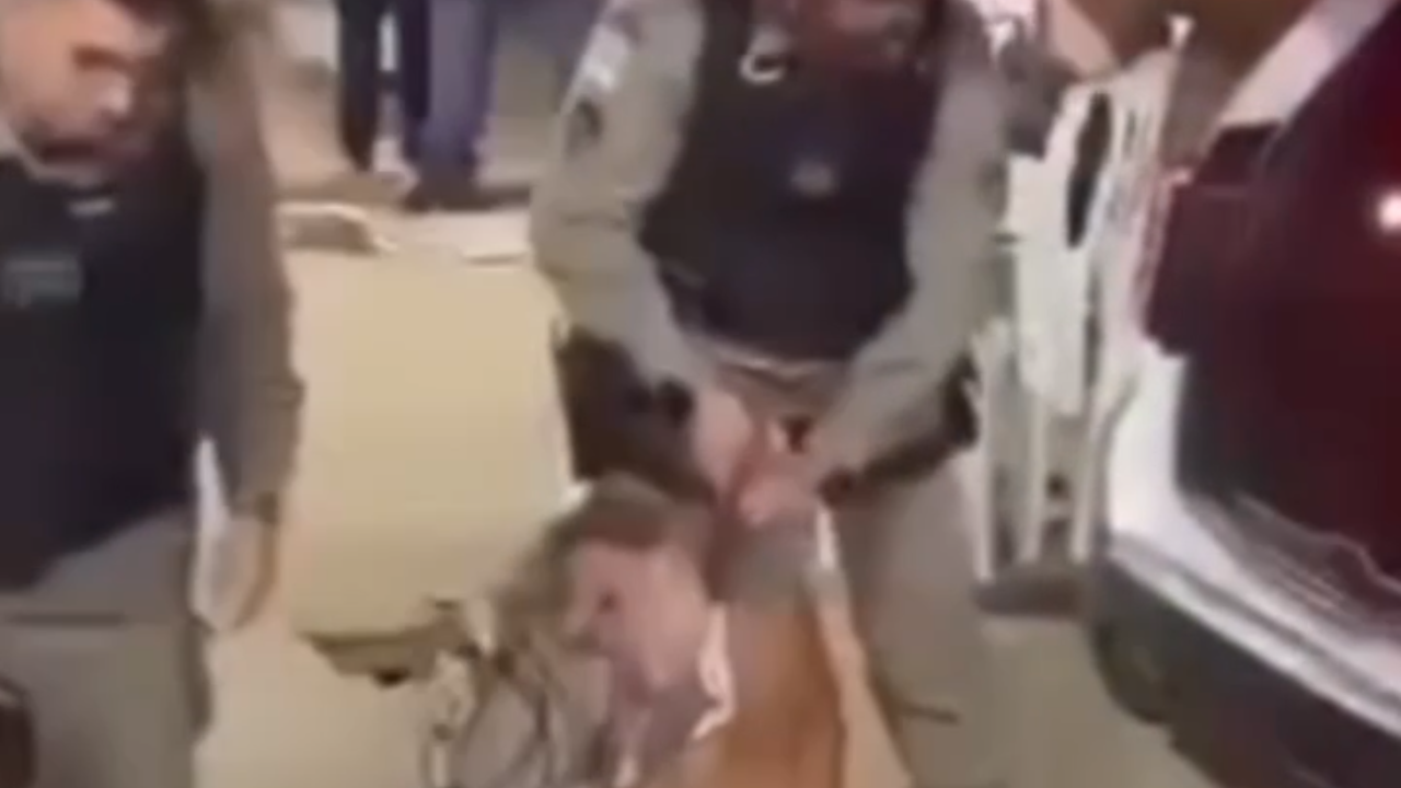 Vídeo: PM aplica soco em homem de bicicleta no RN; corporação afasta equipe e abre investigação
