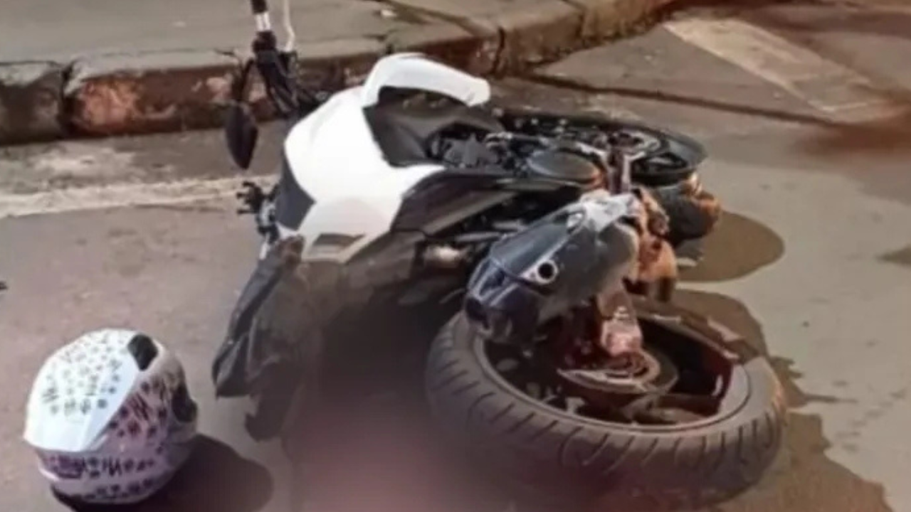 Jovem de 22 anos morre após perder controle de moto e colidir com estabelecimento em Anápolis
