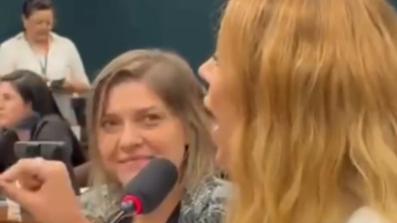 Erika Hilton rebate Chris Tonietto: 'Bolsonaro é pateta e PL deveria se chamar partido da papuda lotada'; veja vídeo