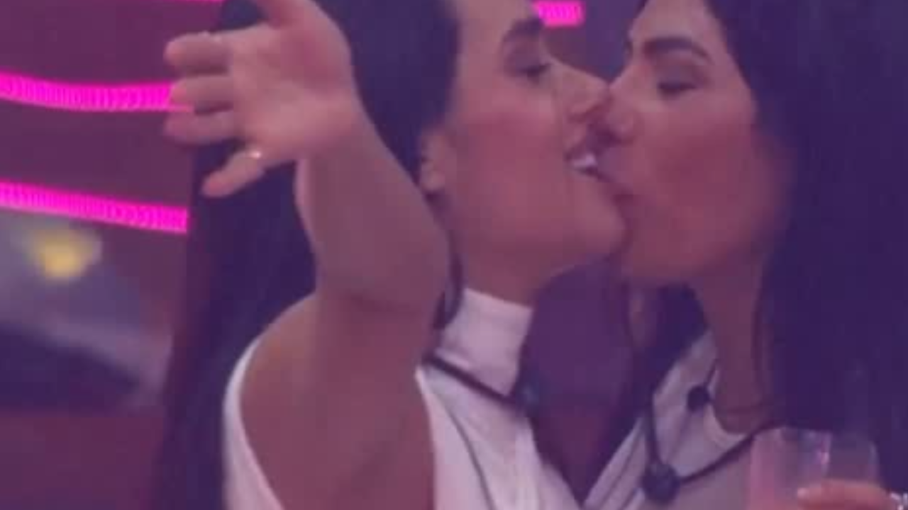 BBB26 tem clima quente após beijo entre Marciele e Jordana; veja vídeo