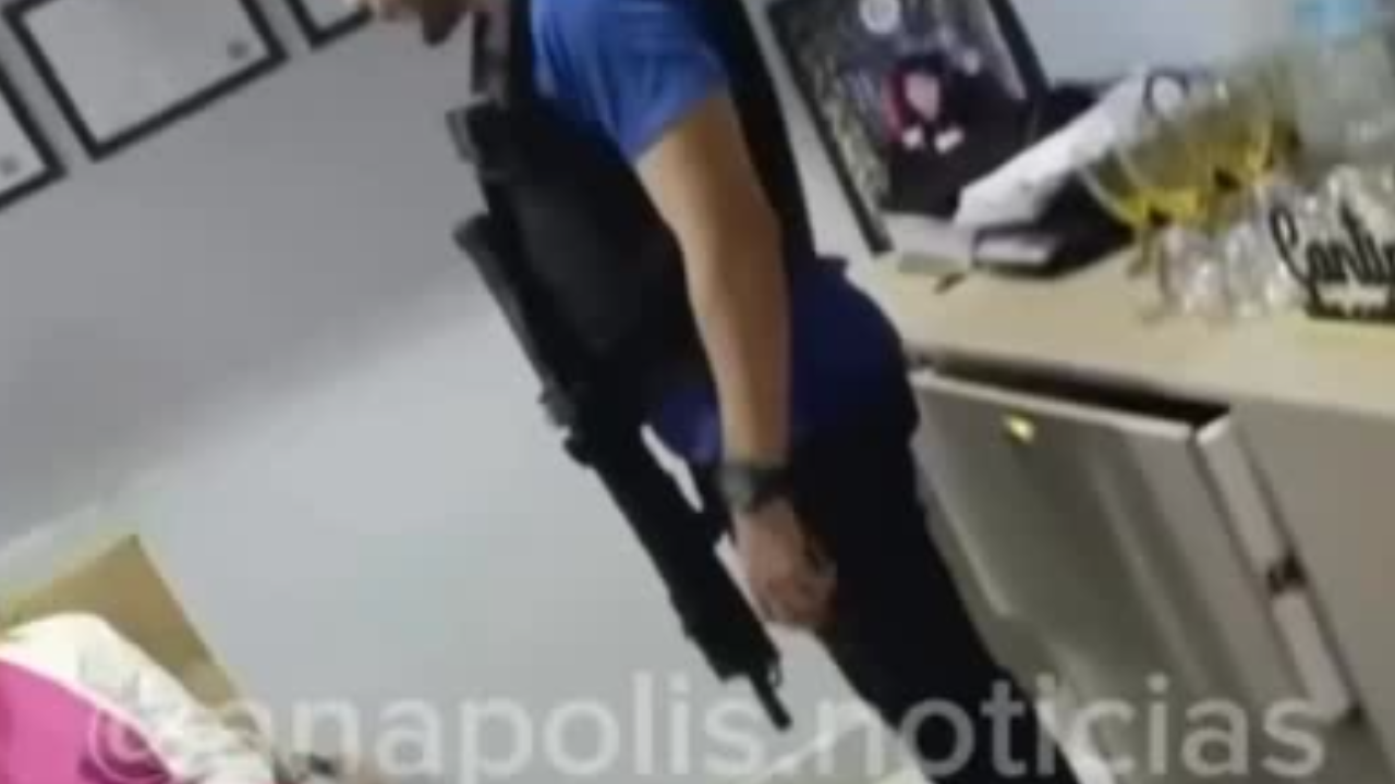 Prisão de advogada após publicação em rede social gera reação jurídica; veja vídeo