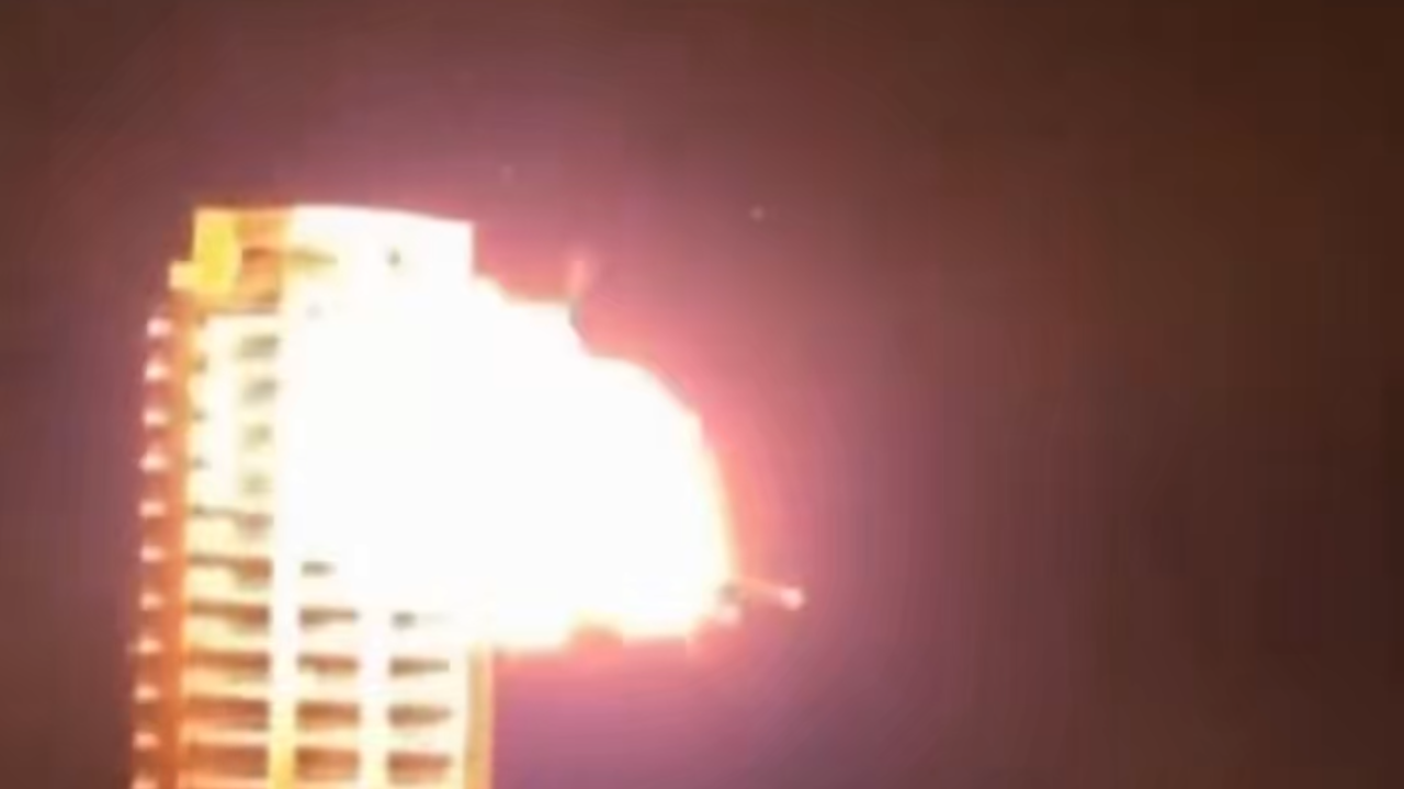 Vídeo mostra momento em que drones Iranianos atingem hotel próximo à base da Quinta Frota dos EUA