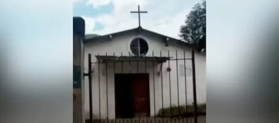 Traficantes utilizam igreja como boca de fumo e fazem sexo no altar em Petrópolis (RJ)
