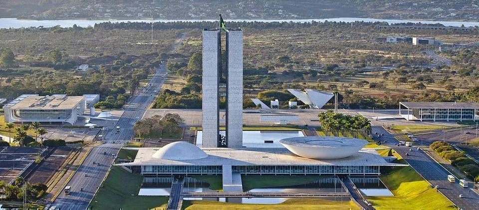 Brasília aos 66 anos: da utopia modernista ao centro das tensões políticas do Brasil
