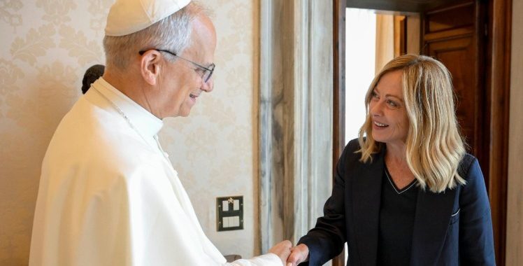Primeira-ministra da Itália reage e chama falas de Trump contra o papa de “inaceitáveis”