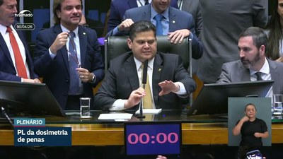 Derrubada de veto pode beneficiar Bolsonaro e mais de 200 mil condenados no Brasil
