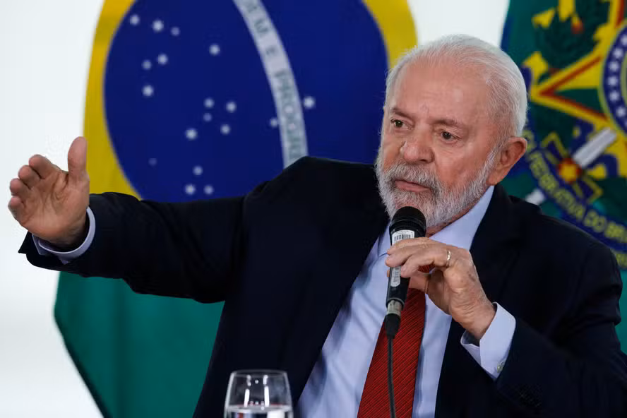 Lula diz que Brasil não precisa ser tratado como “republiqueta” após decisão dos EUA