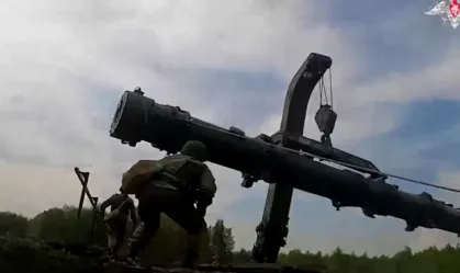 Rússia envia munições nucleares para Belarus e amplia demonstração de força militar
