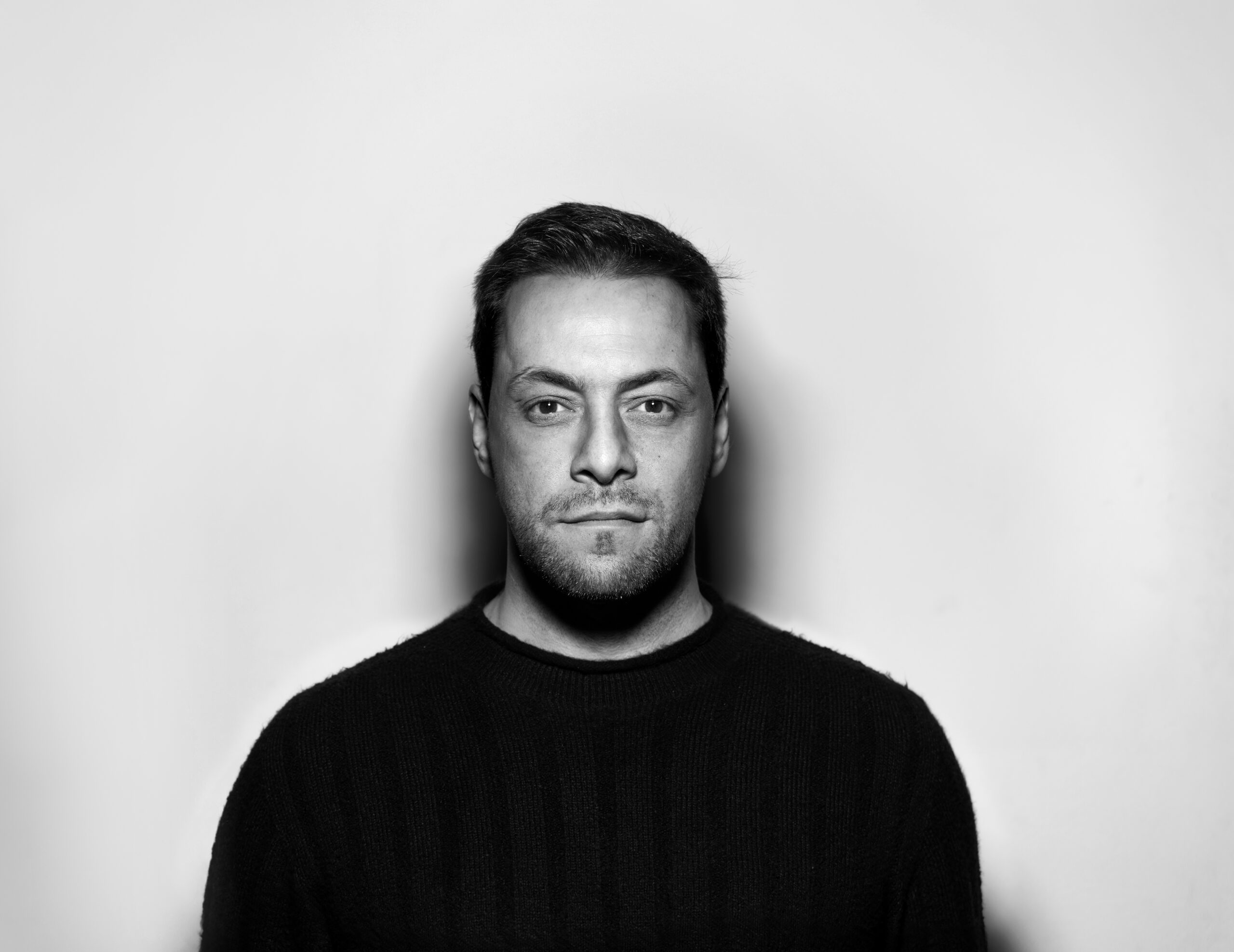 António Zambujo estreia nova turnê no Brasil com álbum inspirado na passagem do tempo